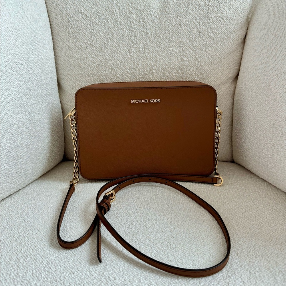 Jet Set Travel Large East/West Chain Strap Crossbody Bag